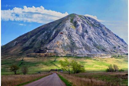 Душевное путешествие по Башкирии (Уфа с национальным обедом и кулинарным мастер-классом, пещера Салавата, минеральный источник и «горящая» гора, шихан Торатау и колодно-бортевая пасека с дегустацией, 3 дня + ж/д или авиа)