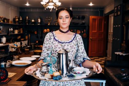 Иван Грозный и Кухмейстеры на Посаде (Александровская слобода с Царским обедом - Сергиев Посад с театрализованной экскурсией в старинную Кухмистерскую с мастер-классом по ландринной карамели, автобусная + ж/д)*