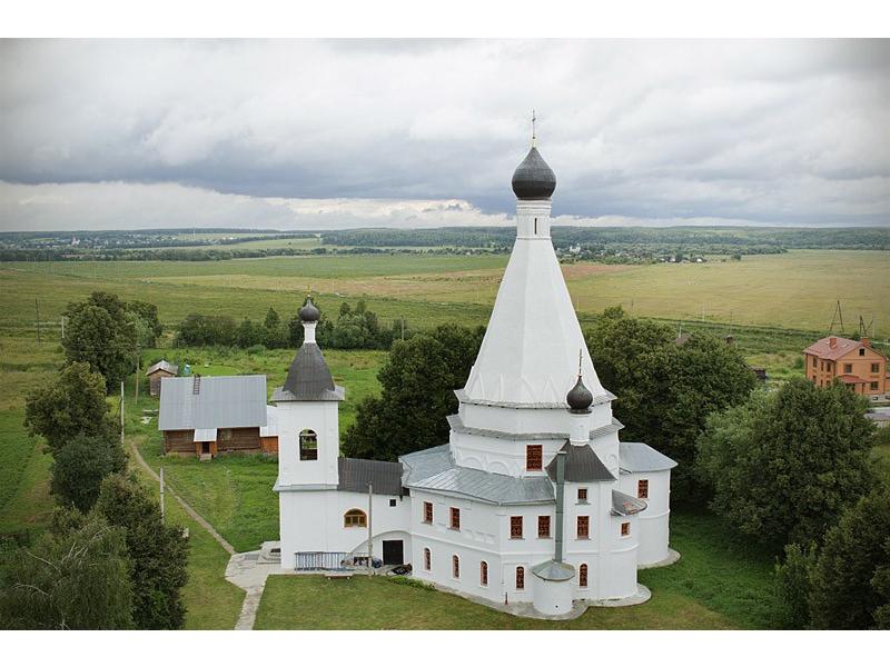 Шатровая форма купола церкви