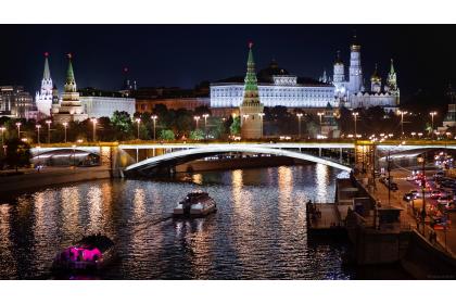 Круиз по центру Москвы с дискотекой под любимые супер-хиты (вечерняя теплоходная прогулка с модным диджеем)