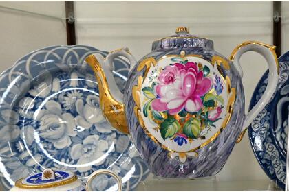 Край фарфоровых роз и Путешествие во времени (Ногинск - усадьба Морозова, Киржач - дом-музей фабриканта Думнова, Ликино-Дулево с посещением музея Дулевского завода и музея исторической реконструкции, автобусный, 2 дня)