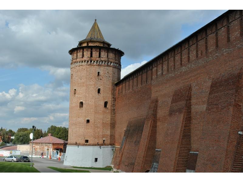 Зарайск Кремль. Коломенский Кремль весной. Экскурсии в Коломну из Москвы на 1 день автобусная. Коломна Тула.