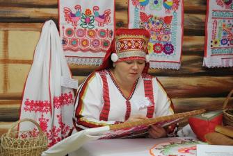 По следам эрзи и мокши (Саранск - национальный театр с постановкой по эпосу и священным обрядам народов эрзя и мокша -  Арзамас - Болдино - мокшанская деревня Старая Теризморга с интерактивной программой и национальным обедом из печи, 3 дня + ж/д)*
